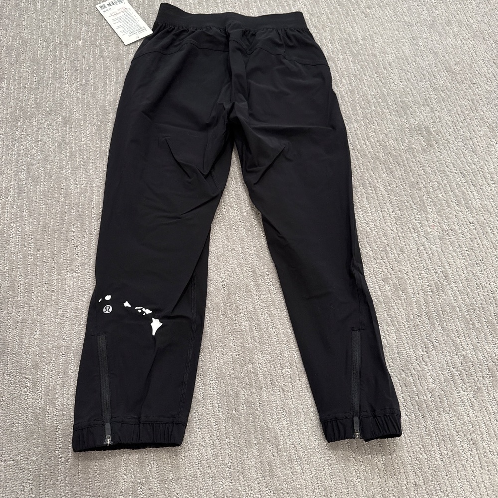 NWT Lululemon Hawaii Adapted State Cropped Joggers - Picture 3 of 4